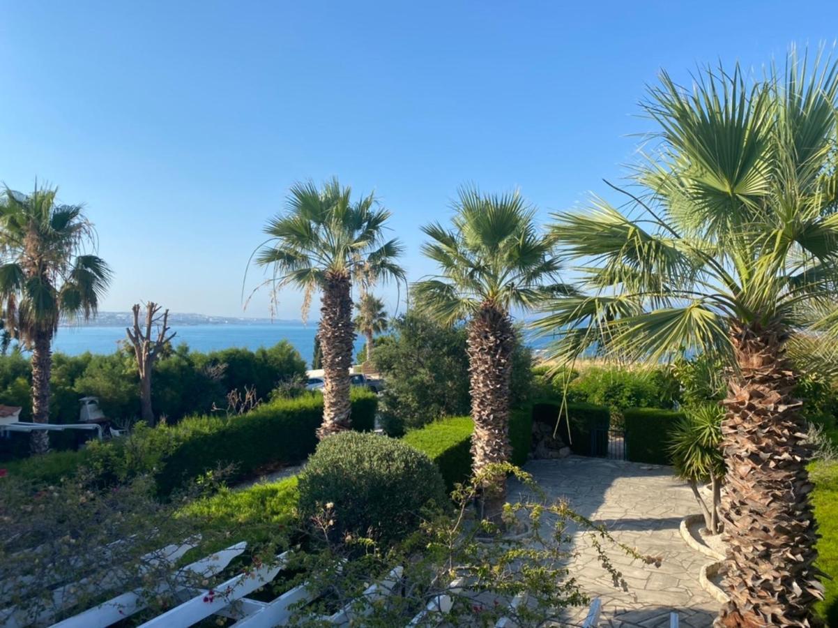 Coral Bay Modern Renovated Apartment By The Sea Paphos Eksteriør billede