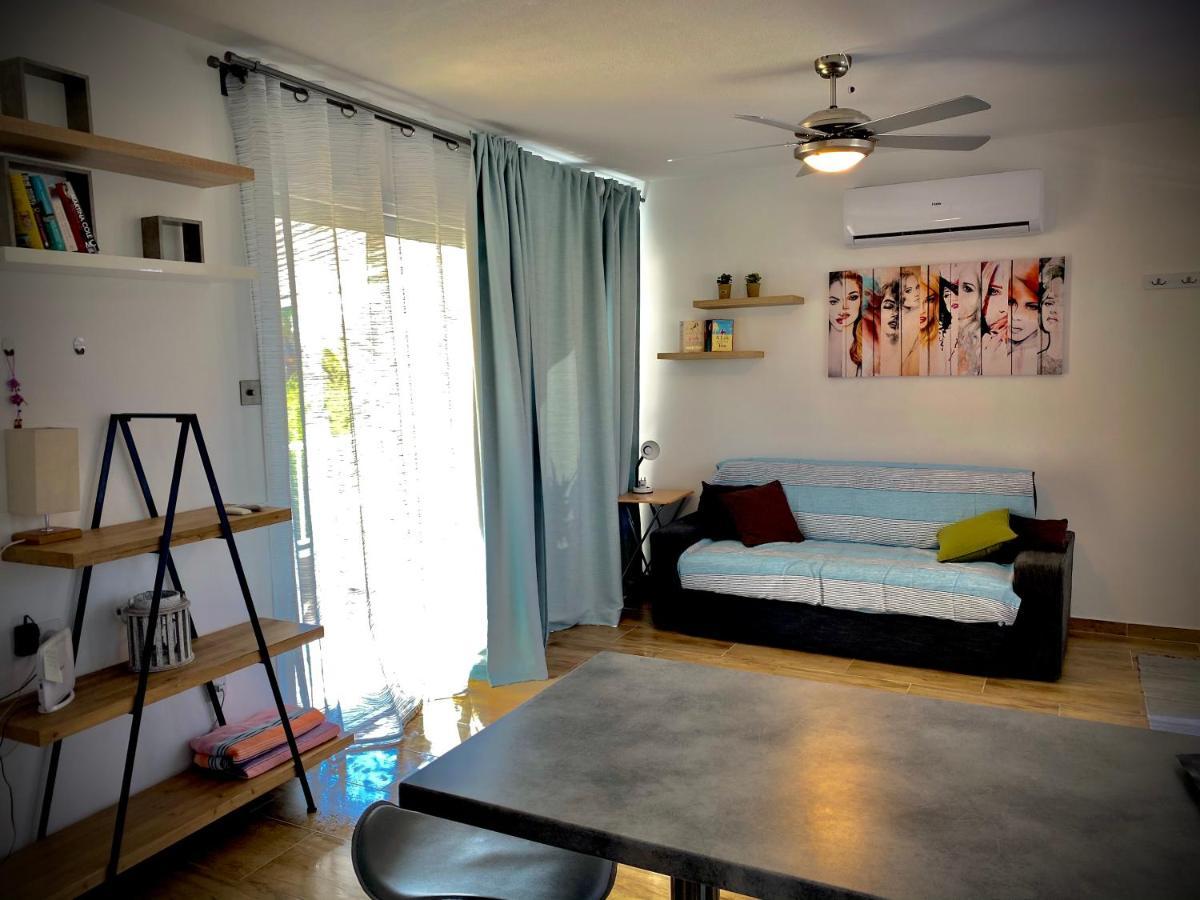 Coral Bay Modern Renovated Apartment By The Sea Paphos Eksteriør billede