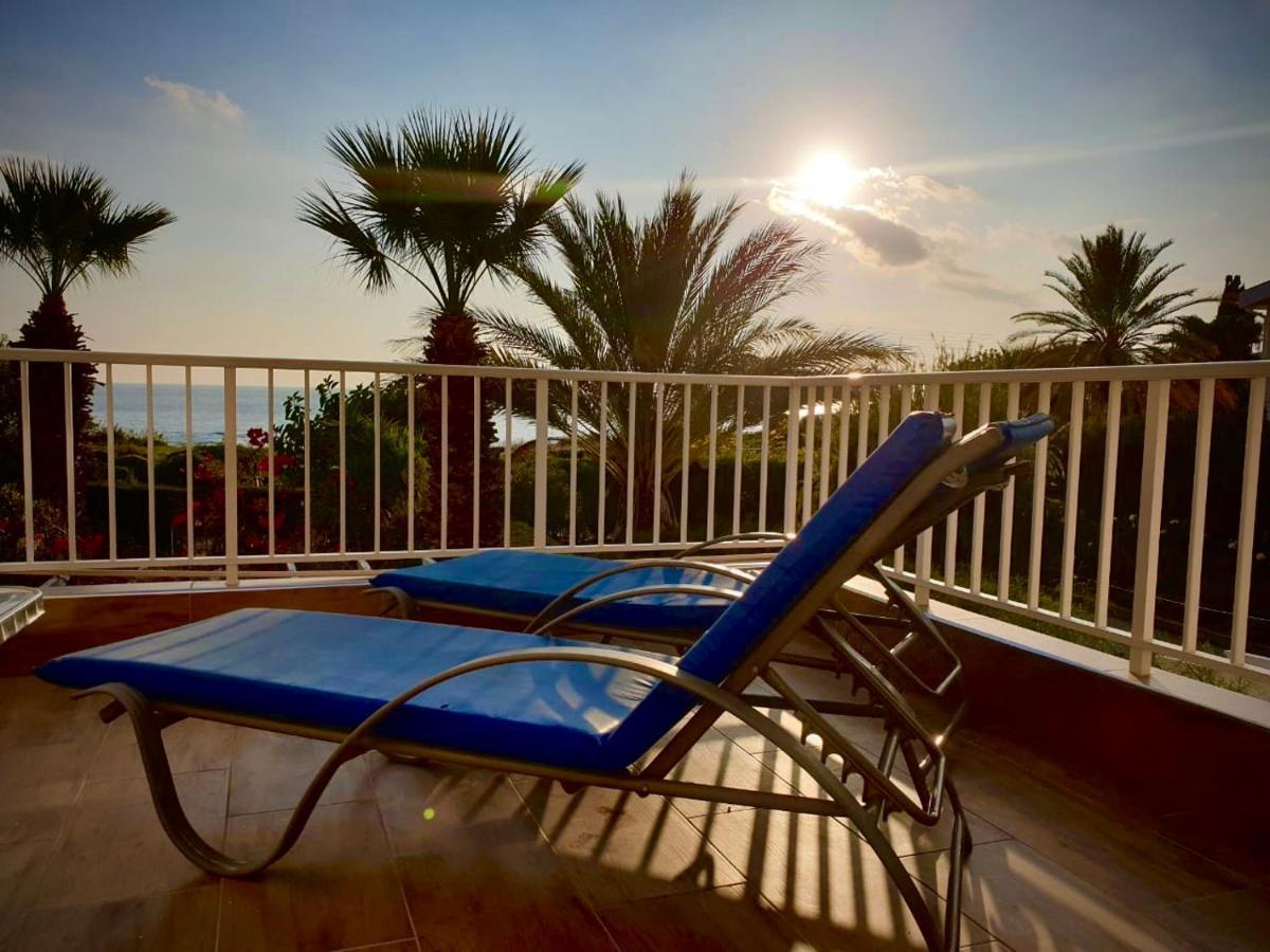 Coral Bay Modern Renovated Apartment By The Sea Paphos Eksteriør billede