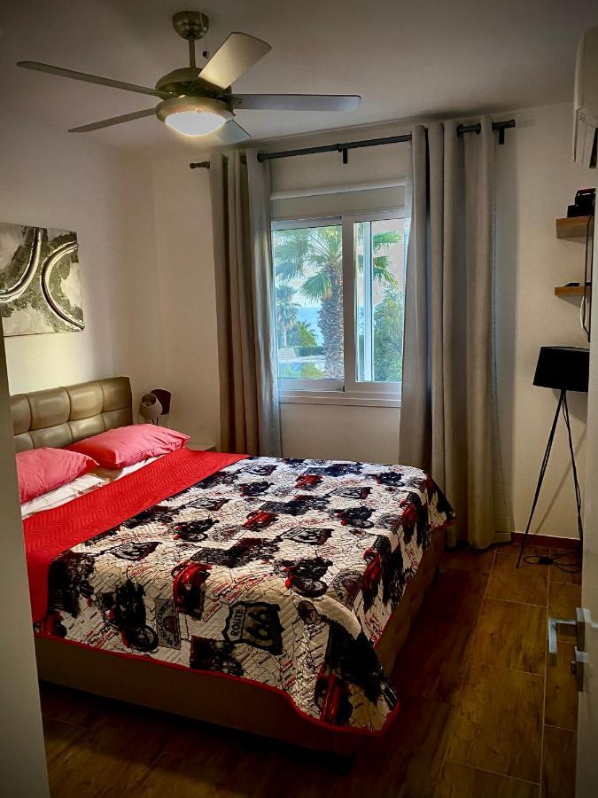 Coral Bay Modern Renovated Apartment By The Sea Paphos Eksteriør billede
