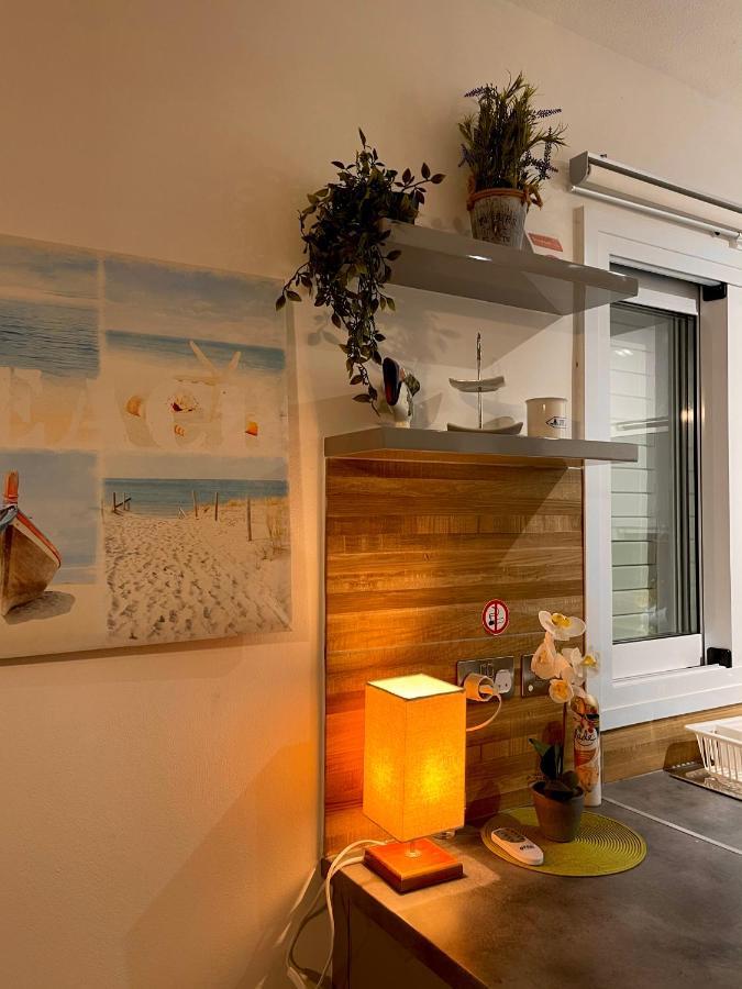 Coral Bay Modern Renovated Apartment By The Sea Paphos Eksteriør billede